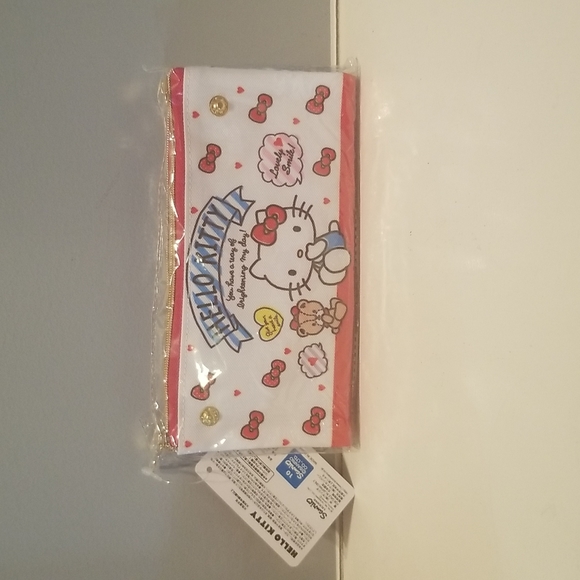 Reversible Hello Kitty Change Purse - Picture 1 of 6